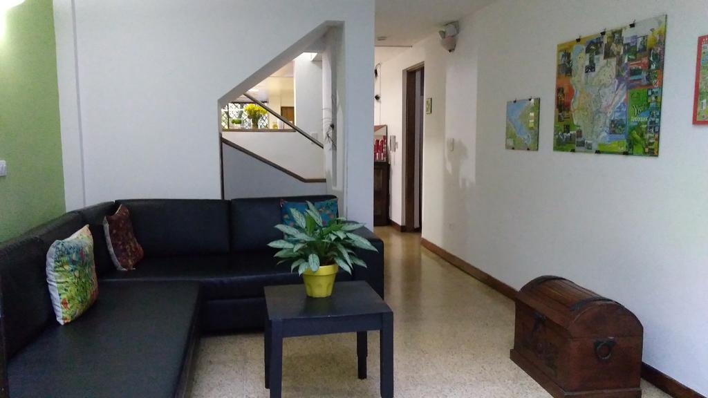 Hostal Tamarindo Itagui Exterior photo